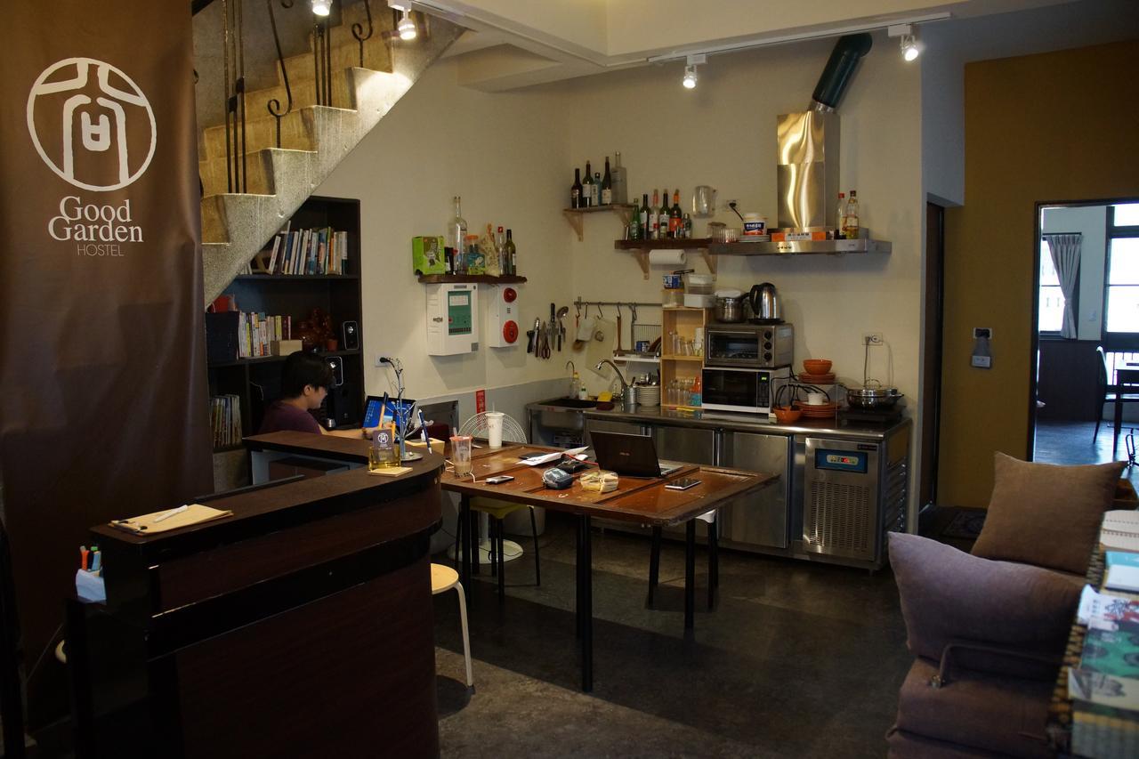 Good Garden Female Hostel Tainan Exterior foto